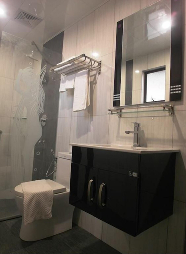 Bathroom 23