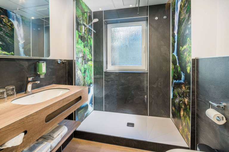Bathroom 4, Best Western Plus Hotel Schwarzwald Residenz, Schwarzwald-Baar-Kreis