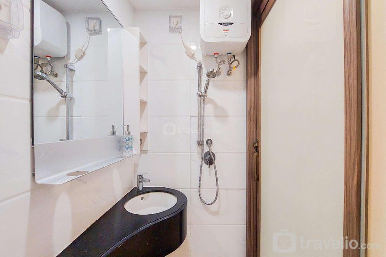 Others 2, Designed Modern Studio @ Sky House BSD By Travelio, Tangerang Selatan