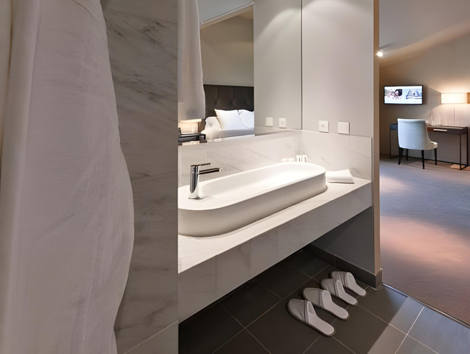 Bathroom 17