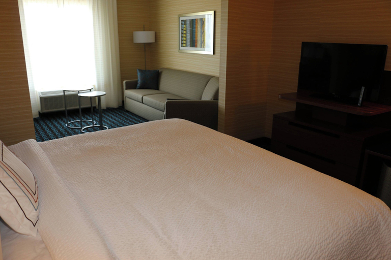 Bedroom 3, Fairfield Inn & Suites by Marriott Bowling Green, Wood