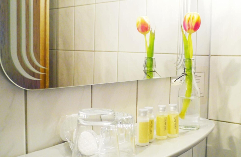 Bathroom 5, Landgasthof Zum Hirschen, Tirschenreuth