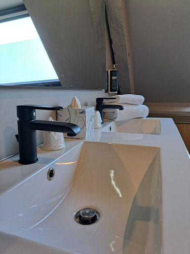 Bathroom 4, Brit Hotel Les Voyageurs, Côtes-d'Armor