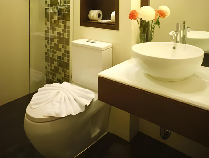 Bathroom 9