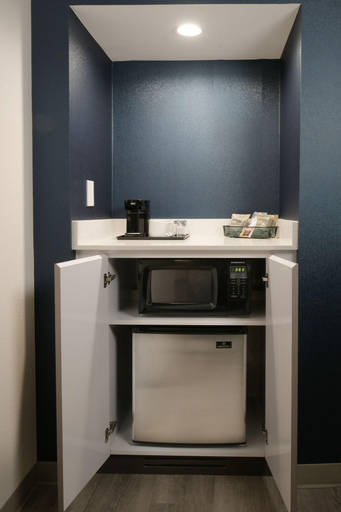 Bedroom 2, SpringHill Suites by Marriott Lindale Tyler, Smith