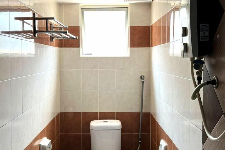 Bathroom 14