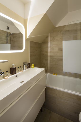Bathroom 4, Hotel du Bourg, Savoie