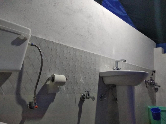 Bathroom 4, Royal Deluxe Camp, Leh