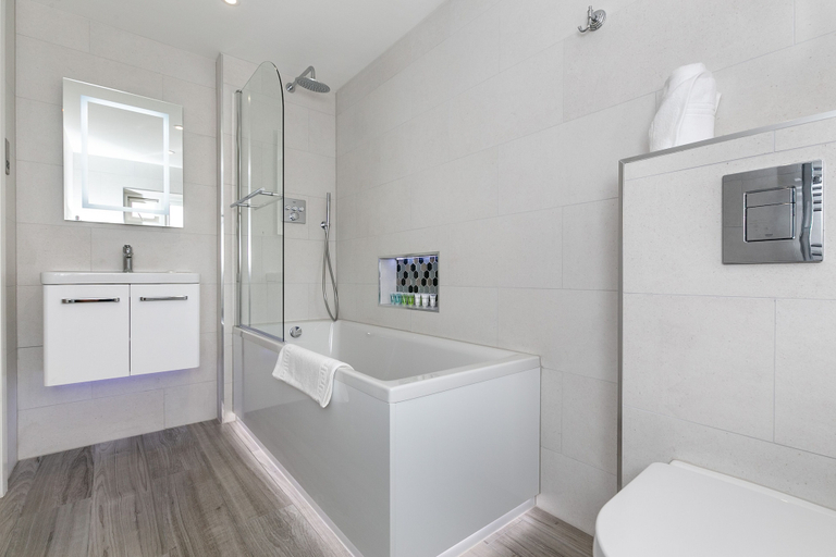 Bathroom 4, Maple Lodge, Wokingham