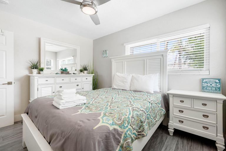Bedroom 3, Sun and Sea by Beachside Management, Sarasota