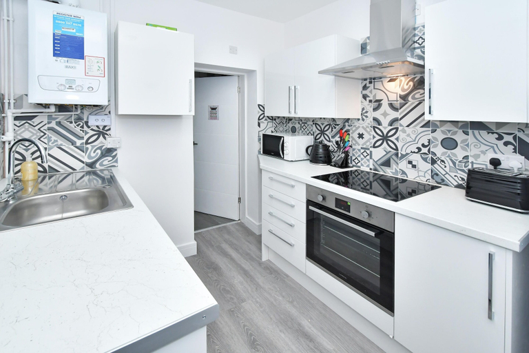 Others 5, Townhouse @ 42 Minshull New Road Crewe, Cheshire East