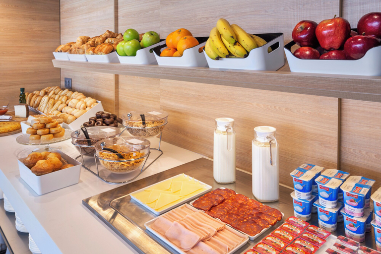 Food & Drinks 5, B&B Hotel MADRID Carabanchel, Madrid