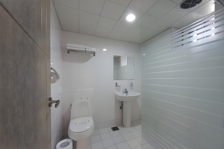 Bathroom 9