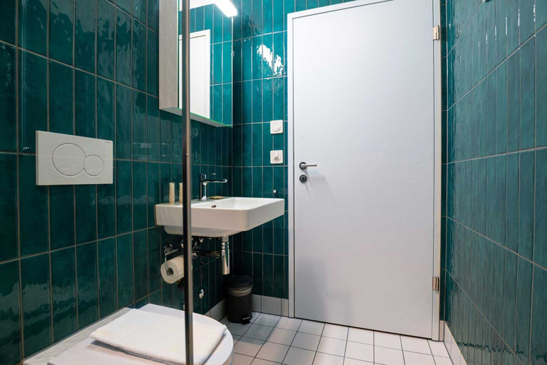 Bathroom 3, Hitrental Letzigrund Apartments, Zürich