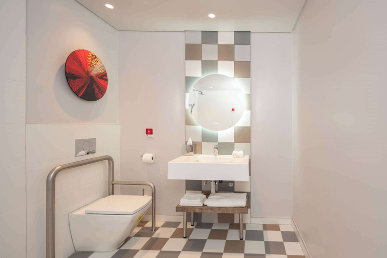 Bathroom 4, Hampton By Hilton Sandton Grayston, City of Johannesburg