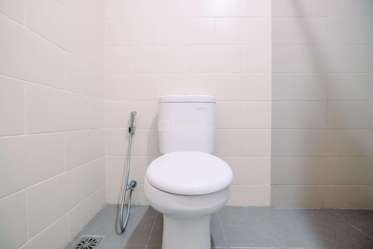 Bathroom 3, Elegant 1BR Apt Pejaten Park Residence By Travelio, South Jakarta