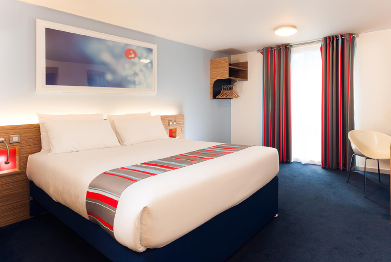 Bedroom 2, Travelodge Torquay, Torbay