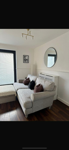 Others 5, Private Double Room In Three Bedroom Townhouse Shared with Live In Host, Wiltshire