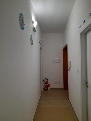Others 5, Beach Rooms 1 Self Check-in, Sassari