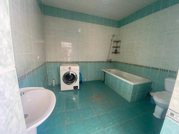 Bathroom, Хостел Хумо, Tashkent City