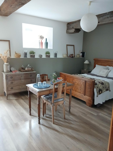 Bedroom 2, Chambre d'hotes La Ruzardiere, Ille-et-Vilaine