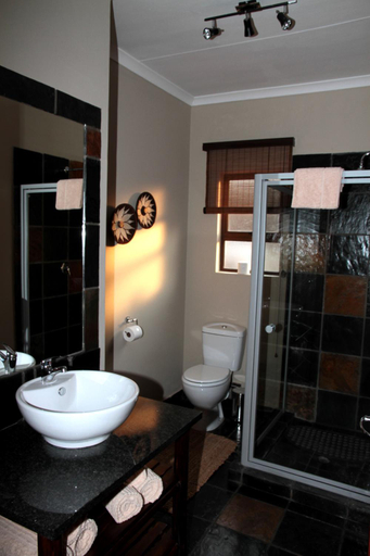 Bathroom 4, Sondela Nature Reserve & Spa Chalets, Waterberg
