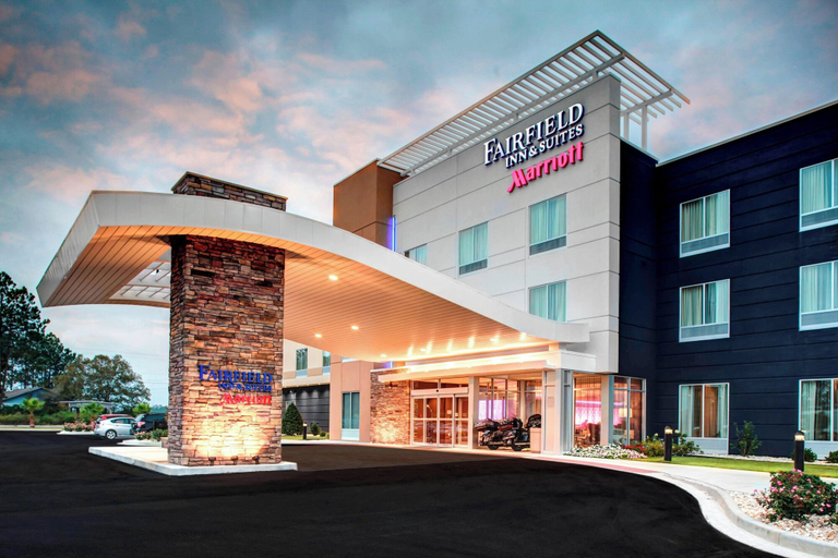 Exterior & Views, Fairfield Inn & Suites by Marriott Douglas, Coffee