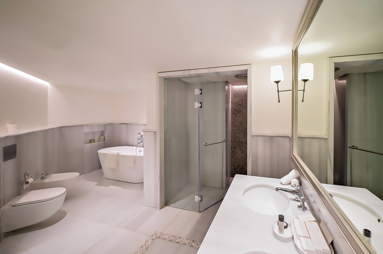 Bathroom 5, 21 High Street Residence By The Torch, Doha