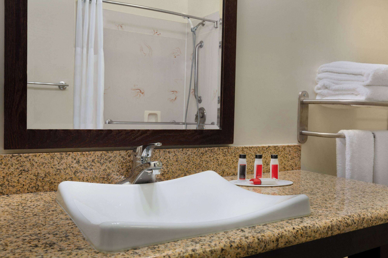 Bathroom 16