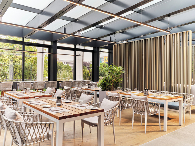 Food & Drinks 5, Crowne Plaza SOFIA by IHG, Stolichna