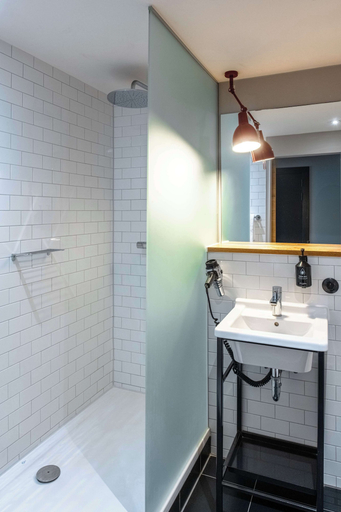 Bathroom 3