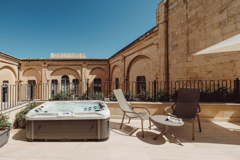 Exterior & Views 2, San Karlu Hotel