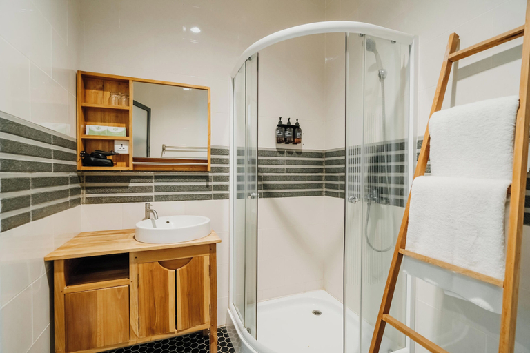 Bathroom 5