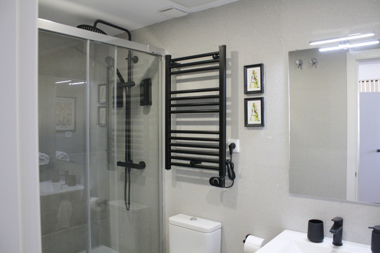 Bathroom 4, APARTAHOTEL MADRID URBAN SUITES - EDIFICIO EXCLUSIVO - 7 Apartments Boutique Full Equiped, Madrid