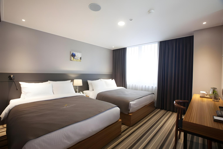 Bedroom 18