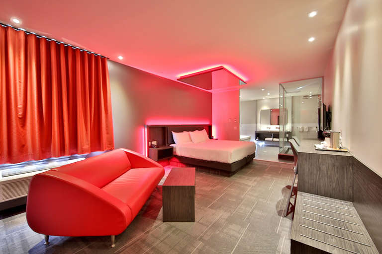 Others 5, Hôtel Ô Laval, Laval