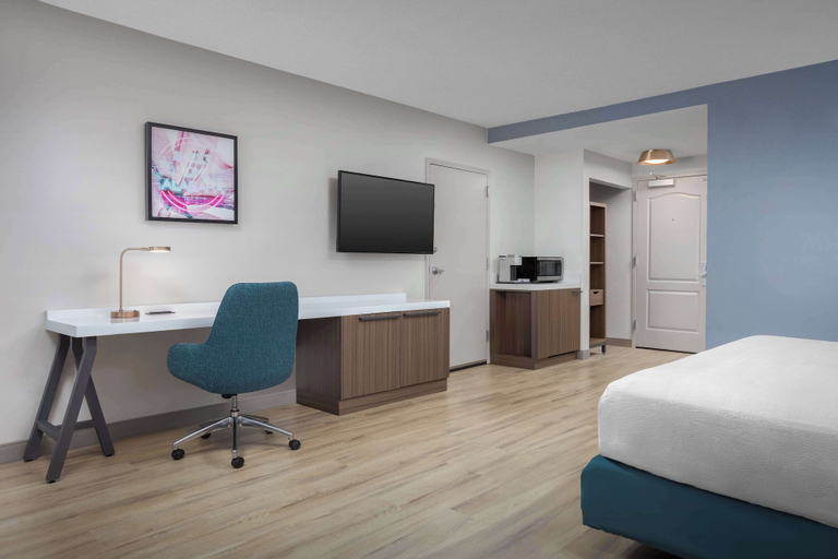 Bedroom 25
