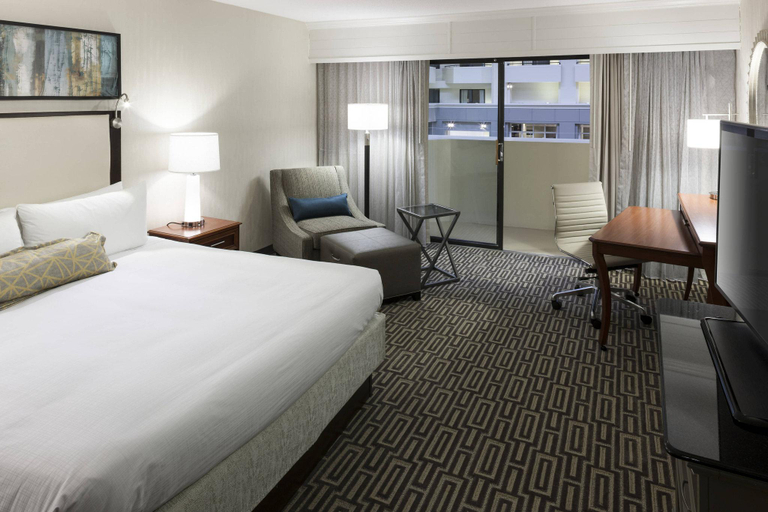 Bedroom, Fairfax Marriott at Fair Oaks, Fairfax