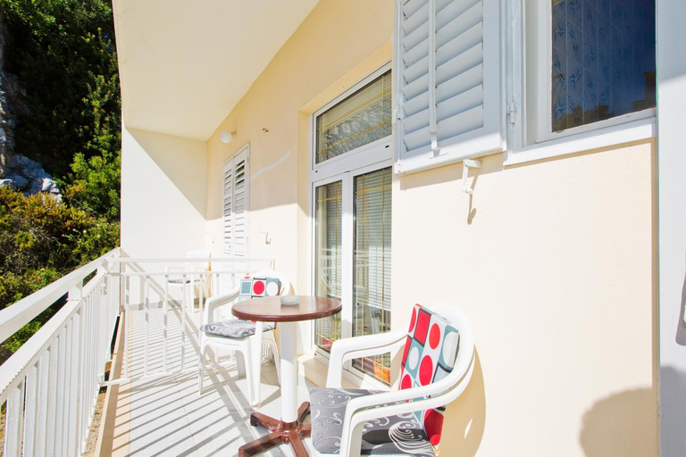 Others 3, Apartments Sven, Hvar