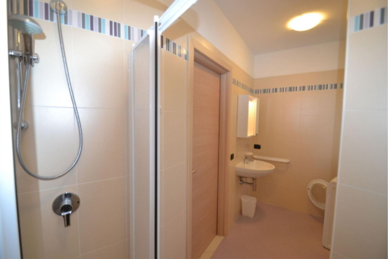 Bathroom, Bright Apartment Surrounded by Greenery, Rovigo