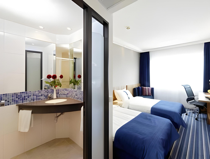 Bedroom 22