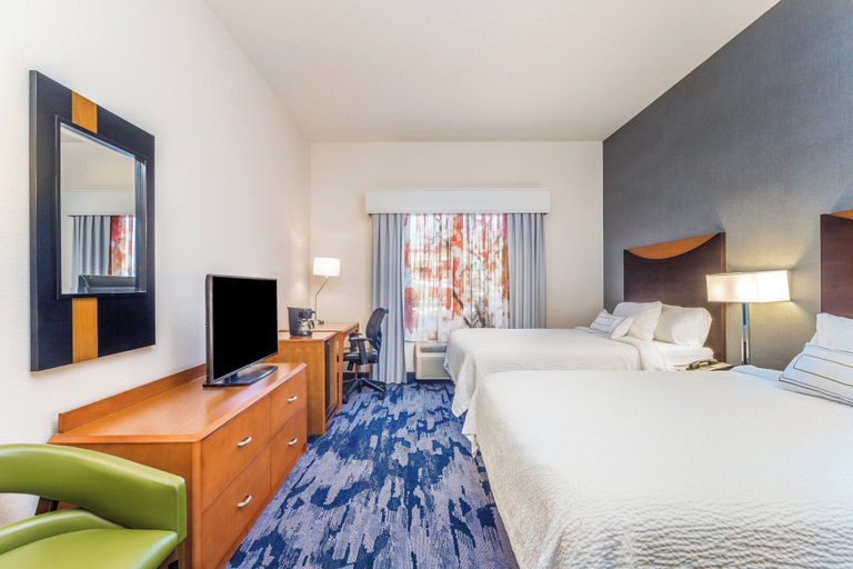 Bedroom 3, Fairfield Inn & Suites by Marriott Madison East, Dane