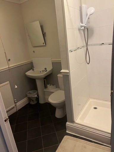 Bathroom, The Crown Hotel, Isle of Wight