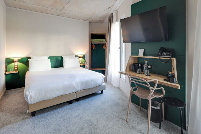 Bedroom 2, Best Western 11BAUER Paris Saint-Ouen, Seine-Saint-Denis