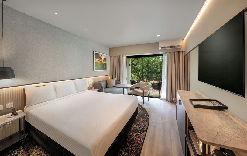 Bedroom 3, Tanoa International Hotel, Ba