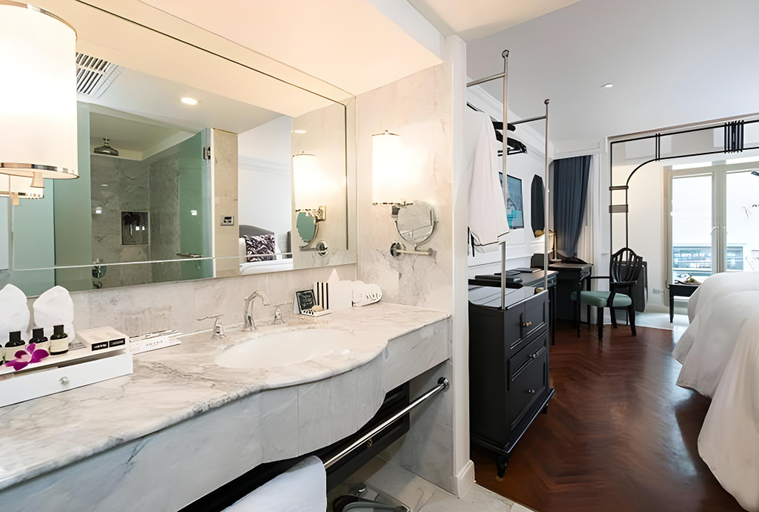 Bathroom 10
