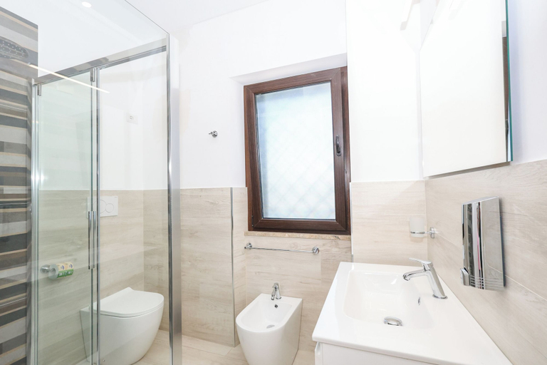Bathroom 5, Le Ghiande Guest House, Rome