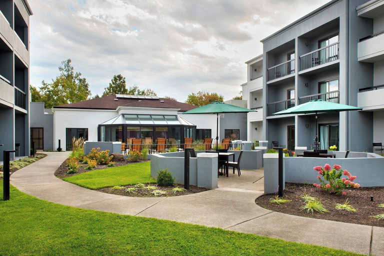 Exterior & Views 2, Courtyard by Marriott Philadelphia Devon/Villanova, Chester