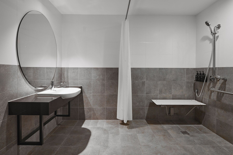 Bathroom 5, Rydges Fortitude Valley, Bowen Hills