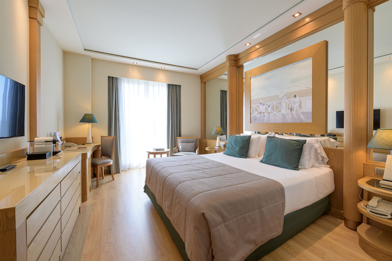 Bedroom 3, Hotel Las Arenas Balneario Resort, Valencia